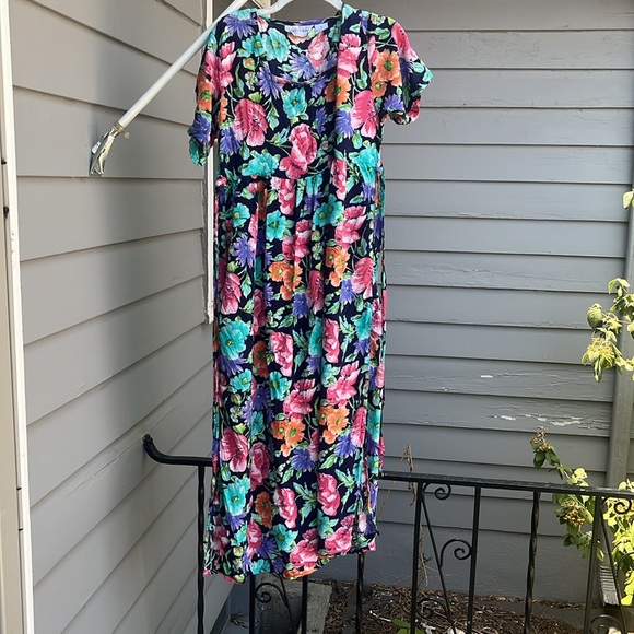 Diane Von Furstenberg Dresses & Skirts - Diane Von Furstenberg The Color Authority Med Floral Maxi Dress Vintage